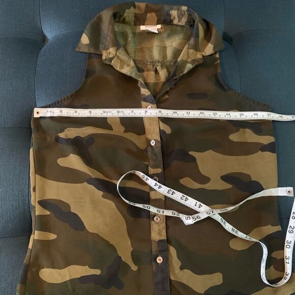 🎄Prototype Camo Buttondown Wrap-back Blouse - Picture 7 of 7